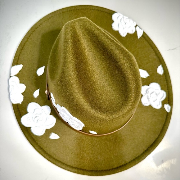 Hand painted Panama hat - Field of Petals - Picture 4 of 5